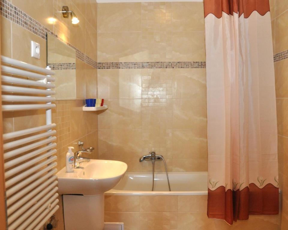 Tisza Palota Apartmanok Szeged Bilik gambar