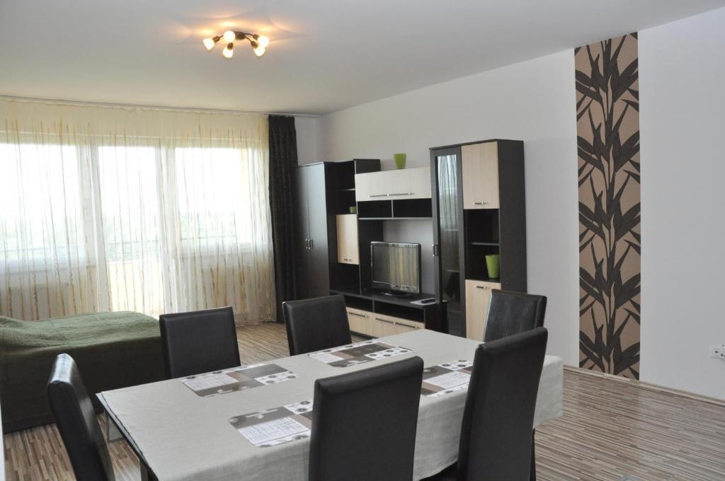 Tisza Palota Apartmanok Szeged Bilik gambar