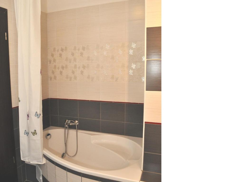 Tisza Palota Apartmanok Szeged Bilik gambar