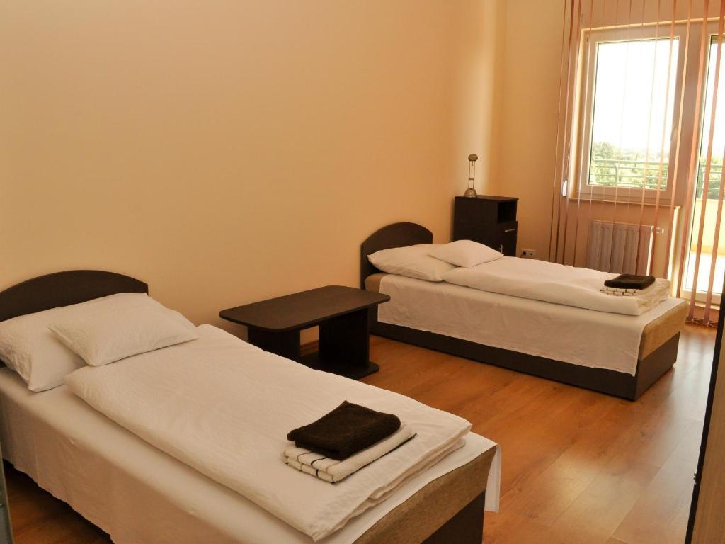 Tisza Palota Apartmanok Szeged Bilik gambar